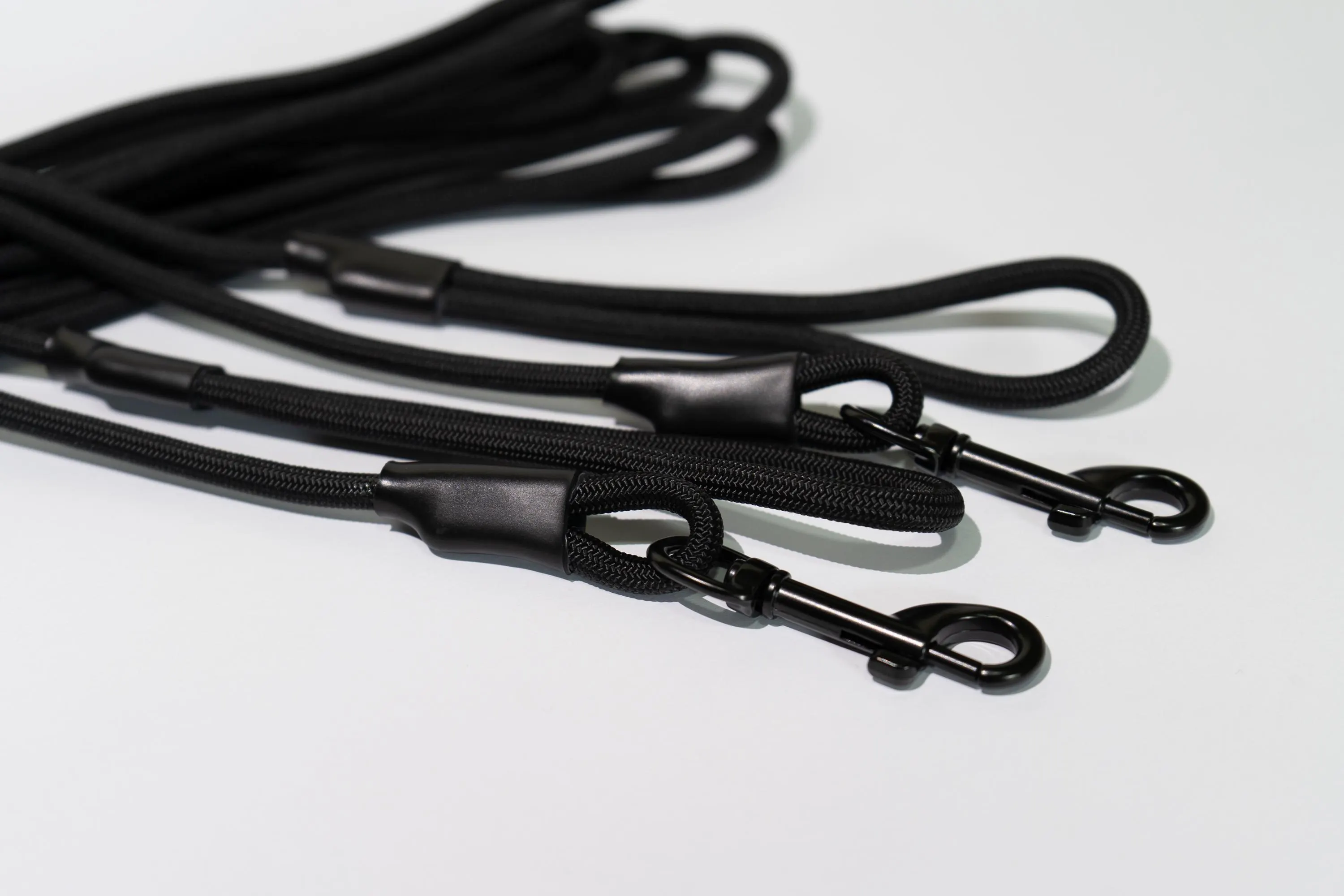 Handmade Paracord Dog Leash, Hardware Detail thumbnail